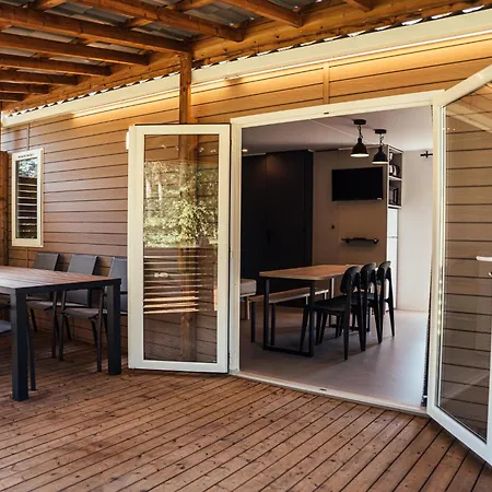 Timber-lodge *